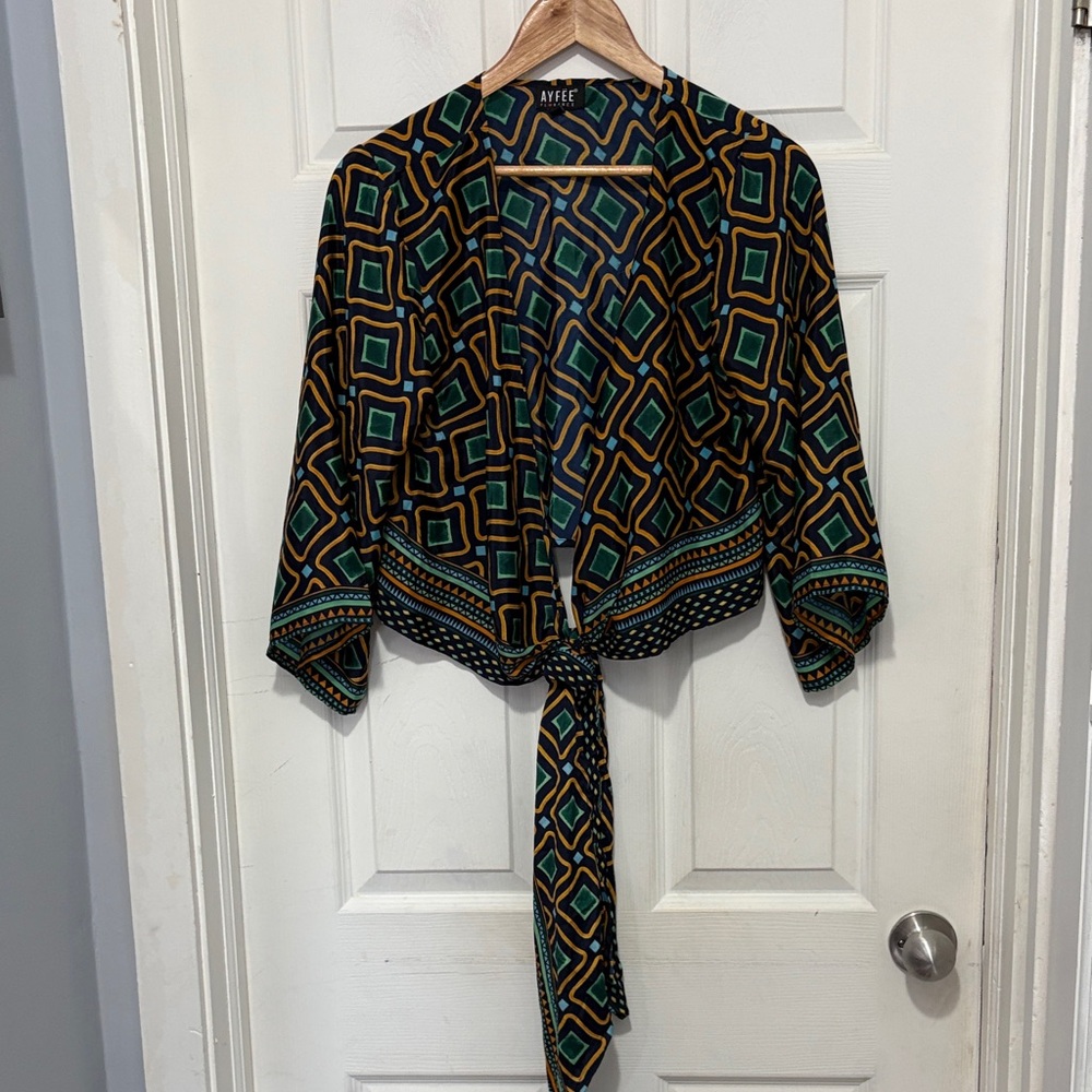 AYFËE Silk Blend Geometric Wrap. Size L